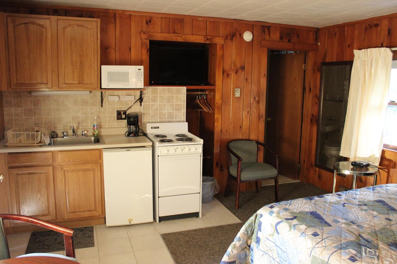 Nootka Lodge Woodsville Экстерьер фото
